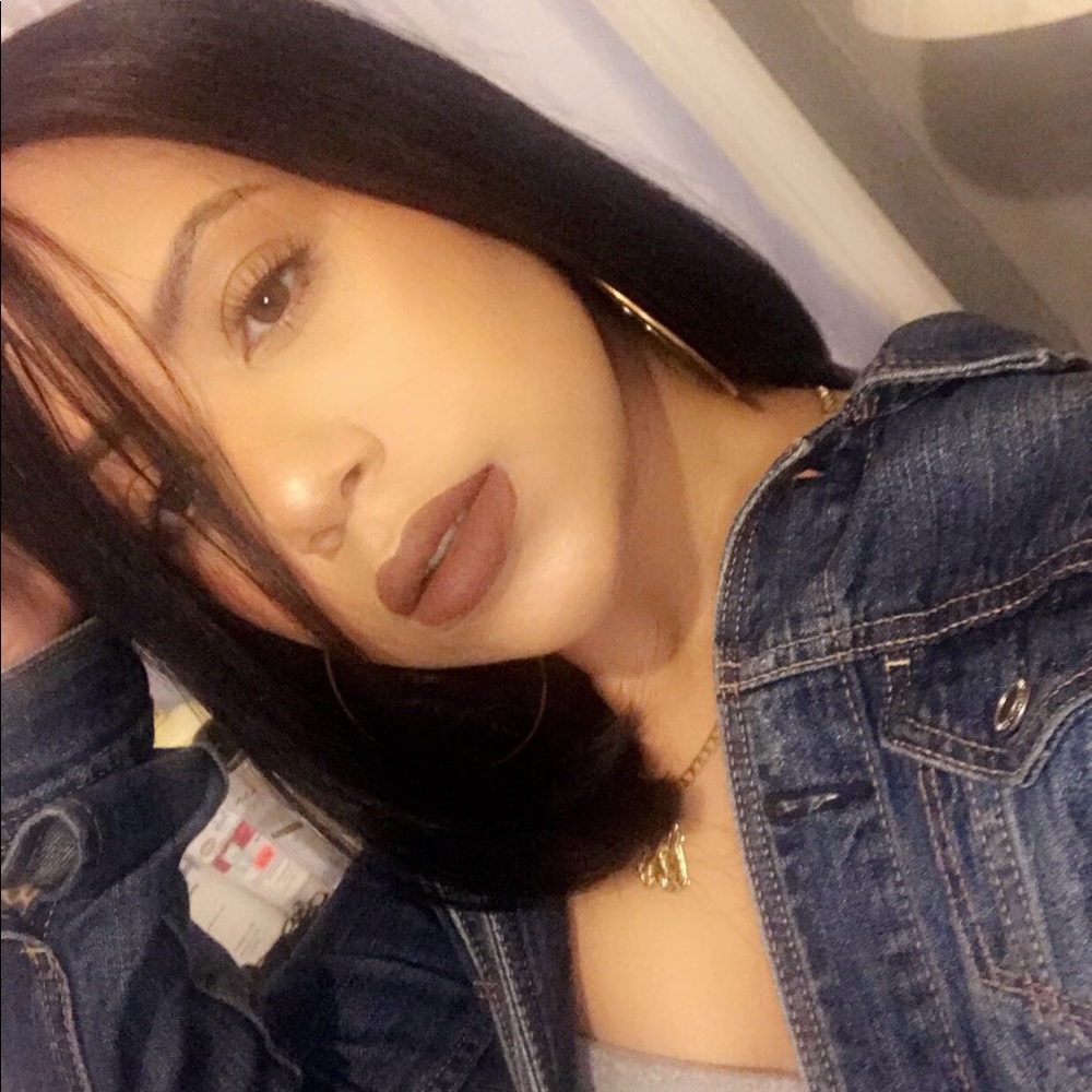Meet your Posher, AshleyB👑